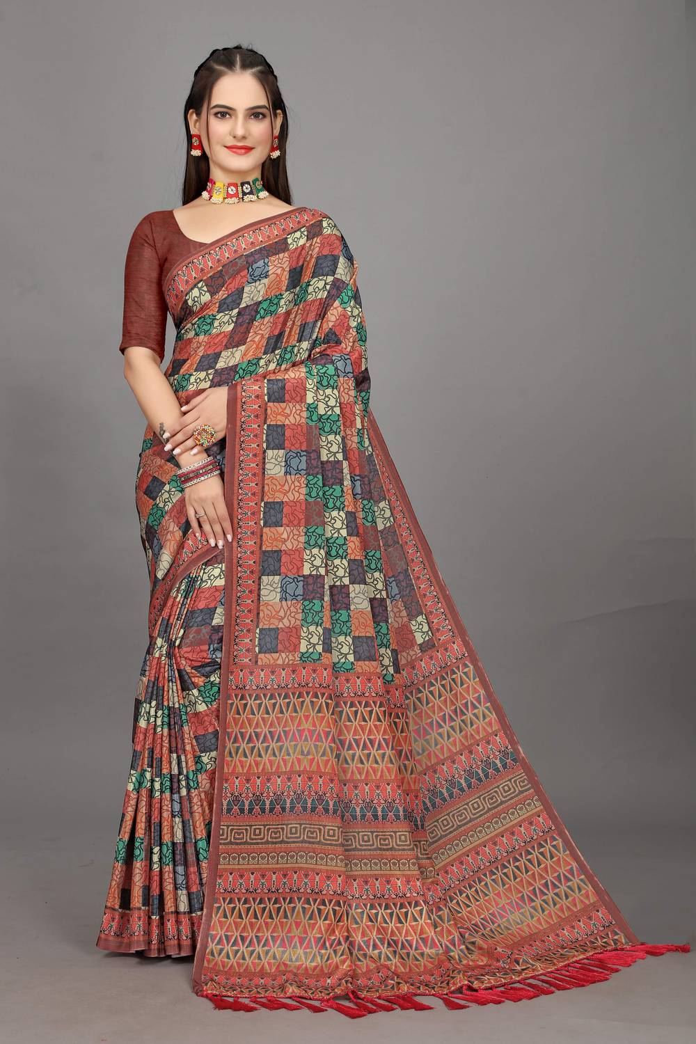 JENNVIA Digital Print Daily Wear Chiffon Saree (Brown)