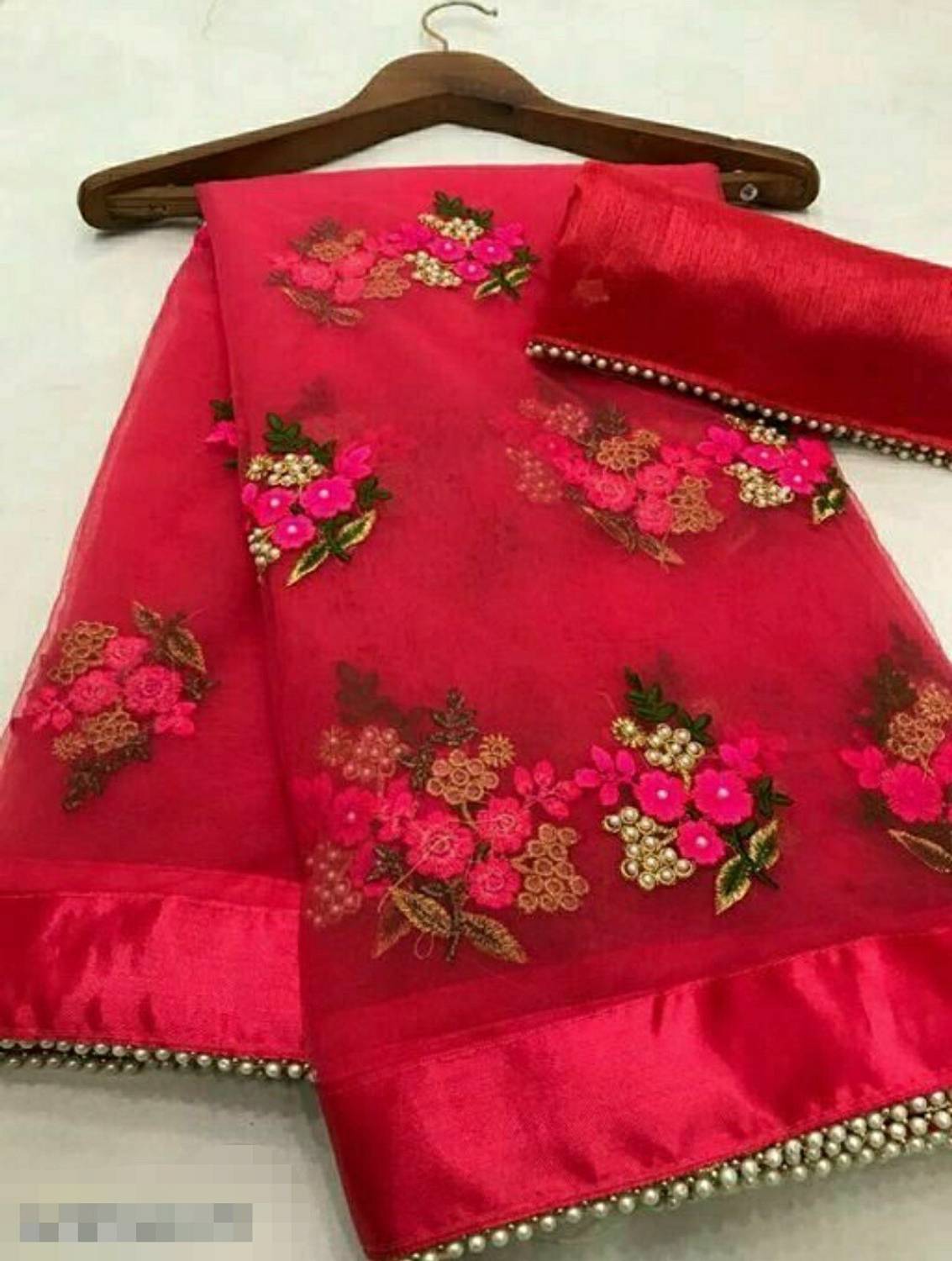 vallavi fashion Embroidered Bollywood Net Saree (Red)