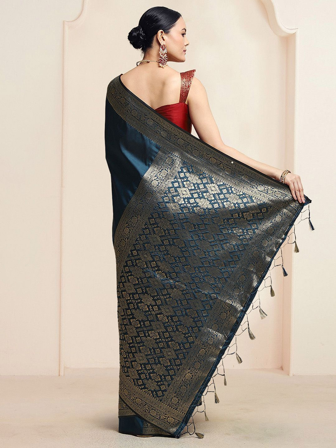 Image of House of Pataudi Woven Kanjivaram Art Silk Saree