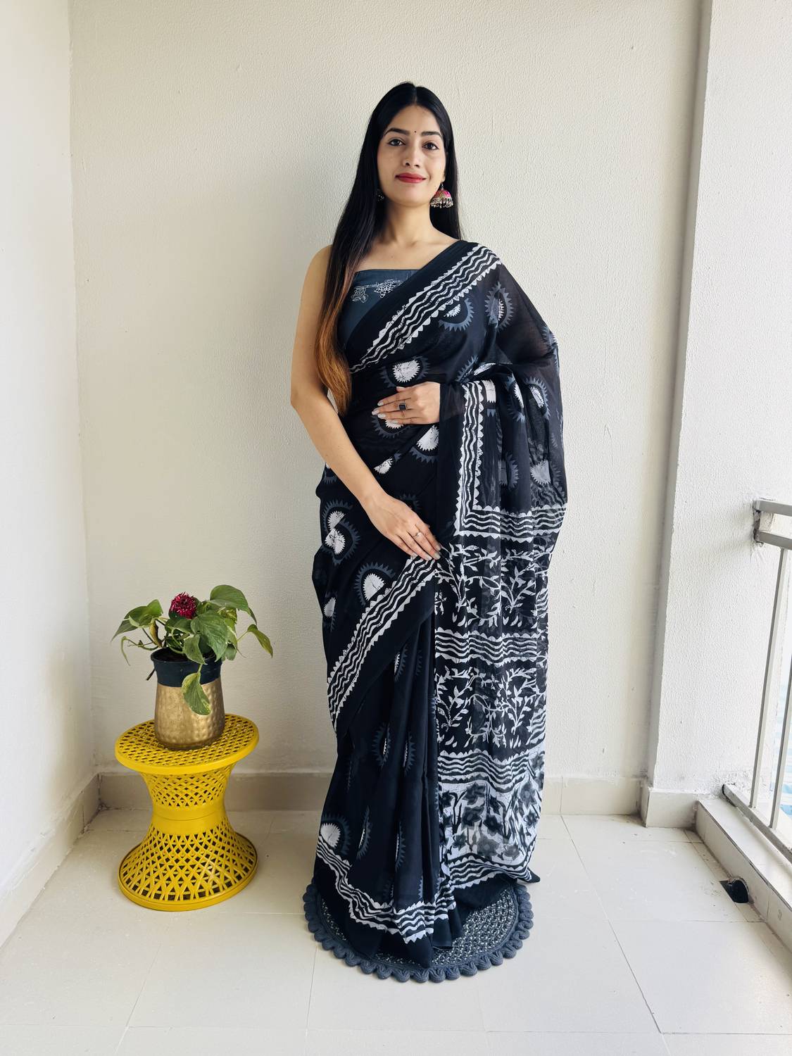 Akshara Fashion Blocked Printed, Floral Print, Printed Daily Wear Pure Cotton Saree