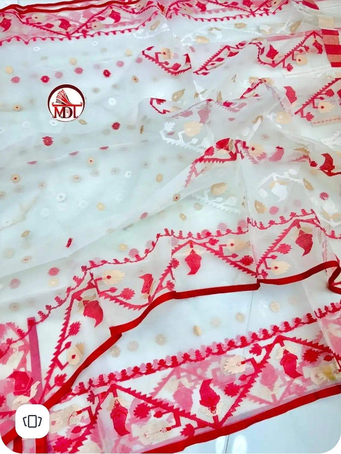 Image of Ethnic weaves Woven, Self Design Banarasi Muslin Saree (White)