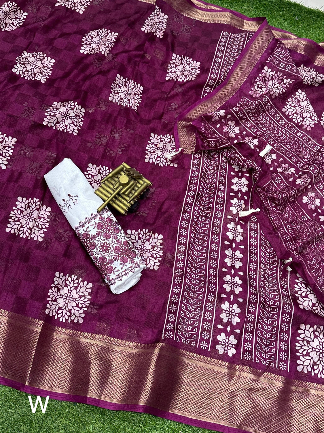 Image of Dhanlaxmi CreationLLP Checkered Bollywood Jute Silk Saree
