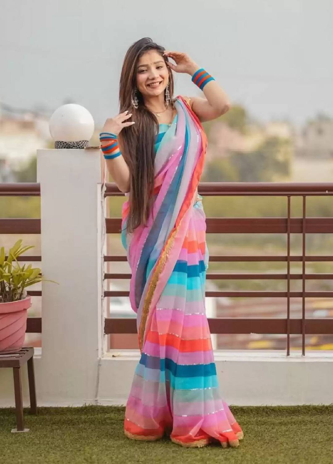 GAVUBAA Floral Print Bollywood Georgette Saree (Multicolor)