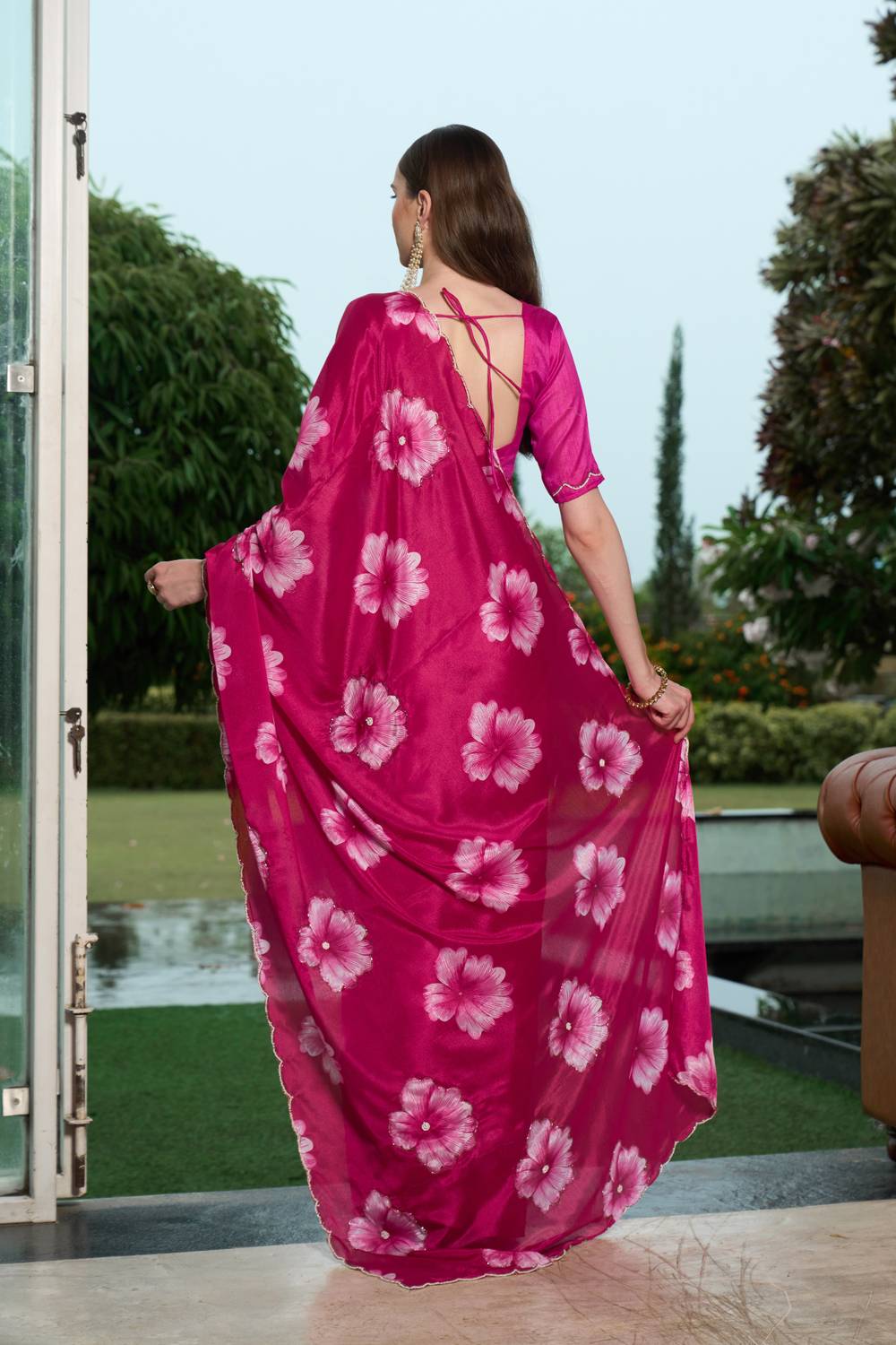 Tasrika Floral Silk Blend Saree - Image 2