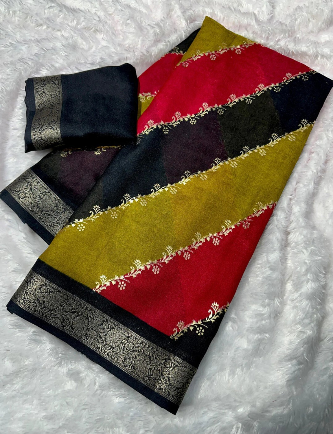Image of SHIKSHU POINT Printed, Floral Print, Striped Daily Wear Chiffon Saree