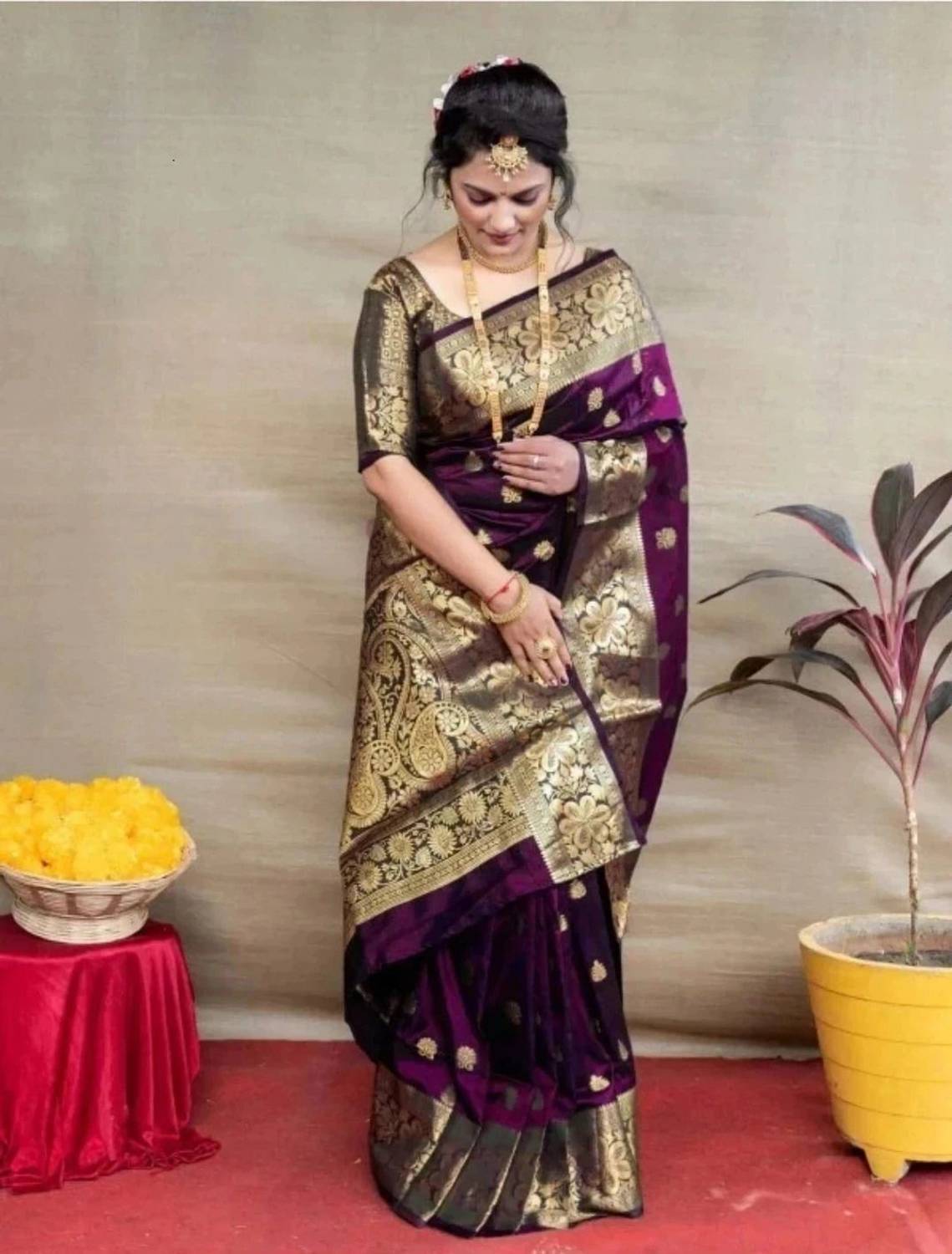 TIGERSNAKE Woven Kasavu Silk Blend Saree (Purple)