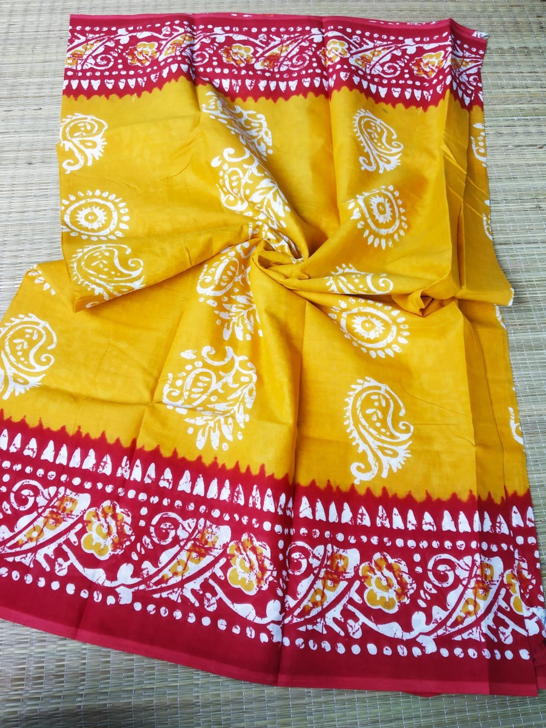 Image of Bou Thakuranir Haat Printed Hand Batik Pure Cotton Saree
