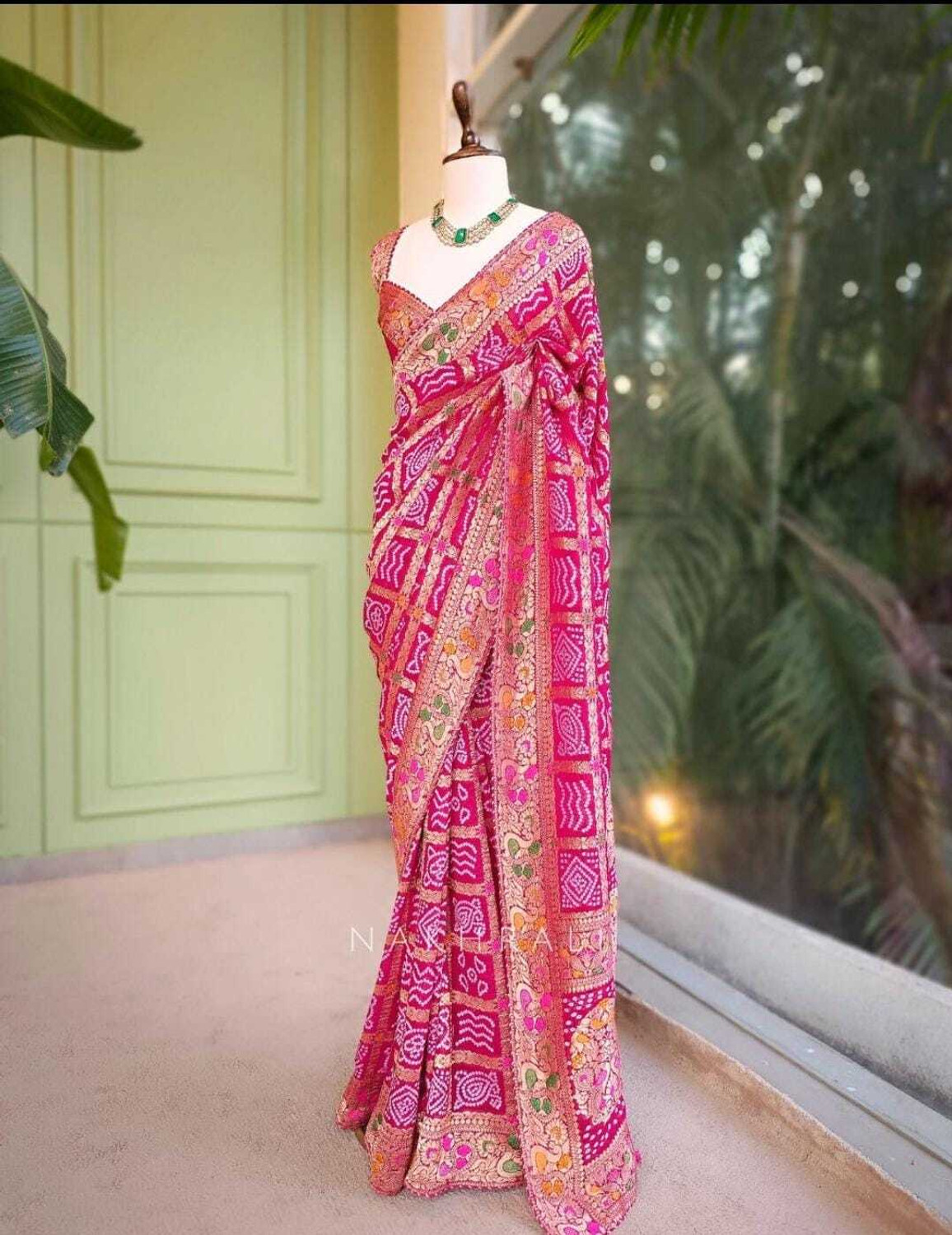 Image of Gajj kesari Woven, Printed Bandhani Pure Silk Saree