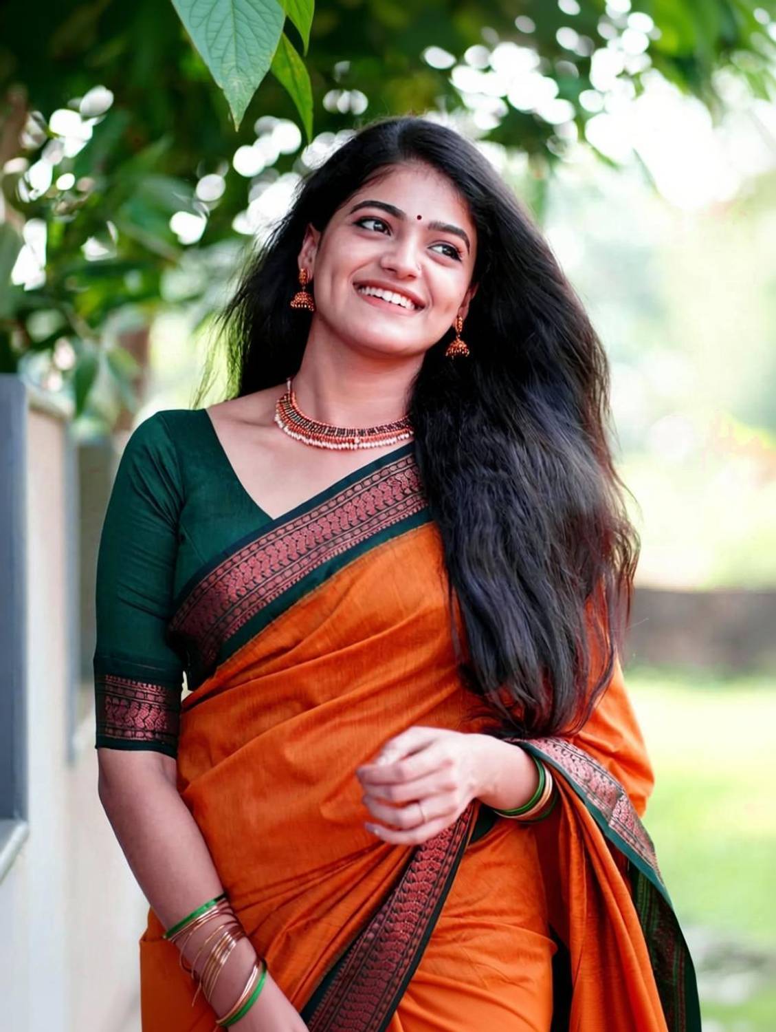 AMARQUEEN Embroidered Banarasi Silk Blend Saree