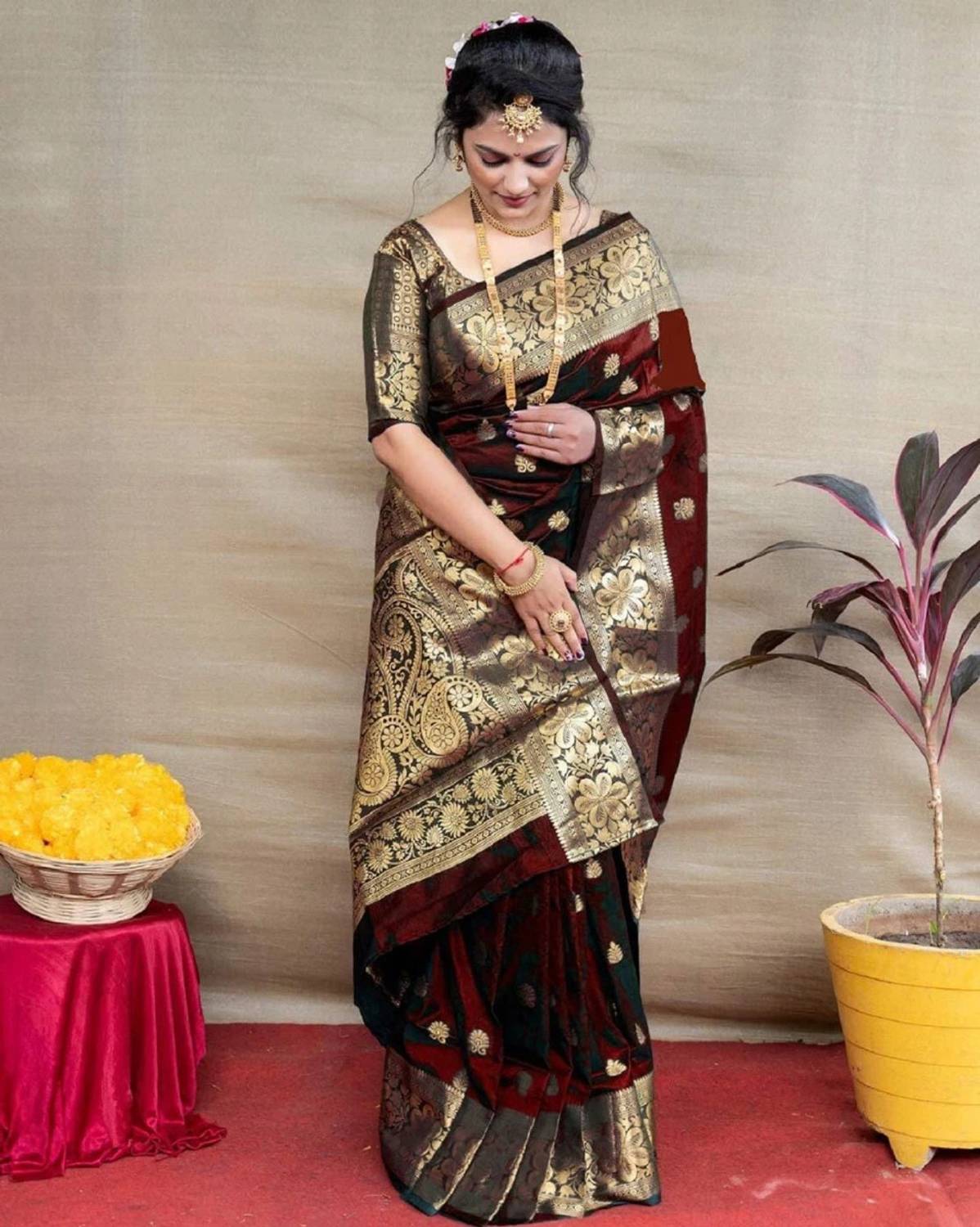 Aadvika Woven, Floral Print, Paisley Kanjivaram Art Silk, Pure Silk Saree