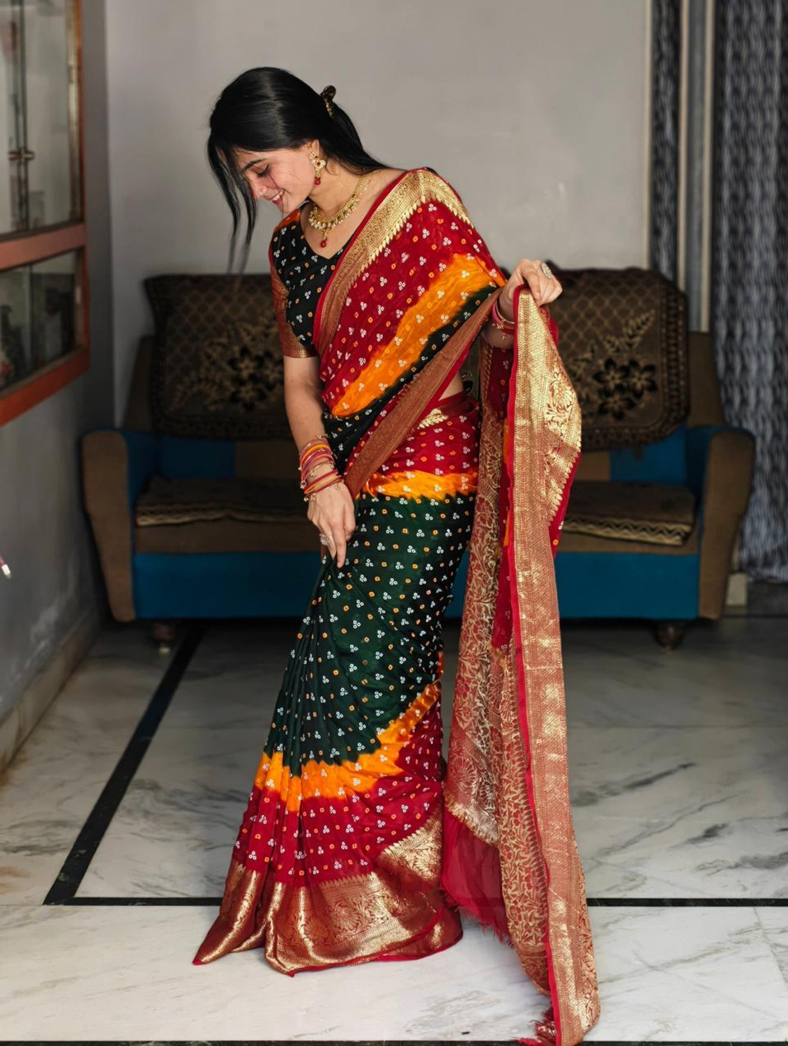Image of vilochan Printed Bandhani Silk Blend Saree