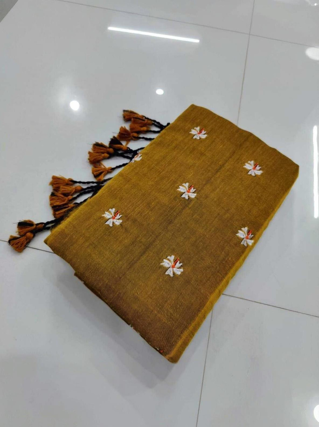 Image of Parbati fashion Printed Handloom Cotton Blend Saree