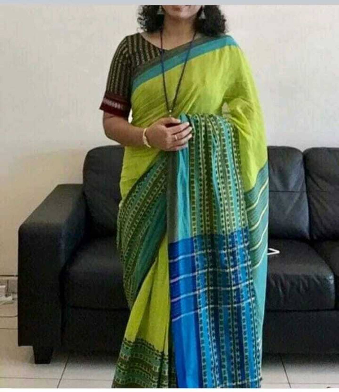 sourav biswas Self Design Handloom Pure Cotton Saree