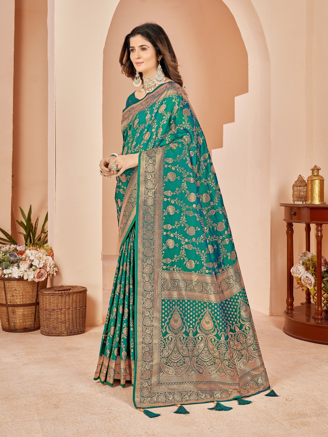 Mehrang Self Design Banarasi Silk Blend Saree