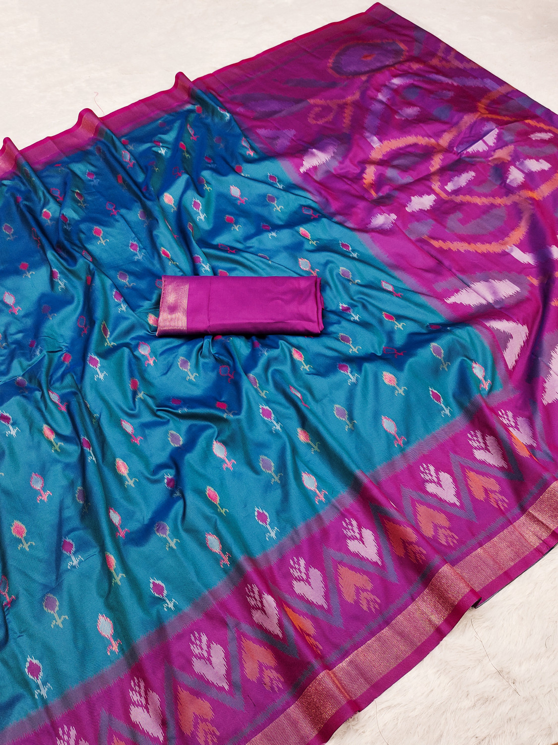 Image of Nayanthara Trends Woven, Geometric Print Pochampally Silk Blend Saree