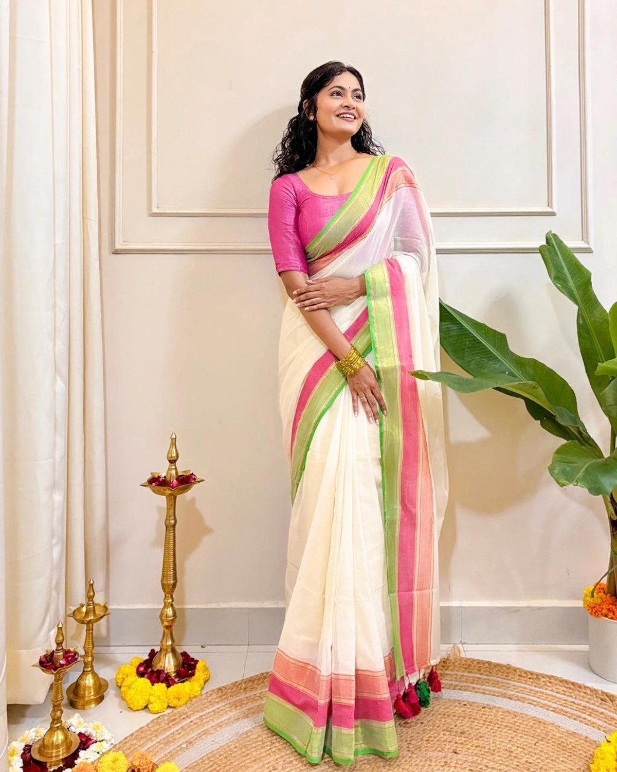 Image of TWRIL Woven Handloom Mulmul, Pure Cotton Saree
