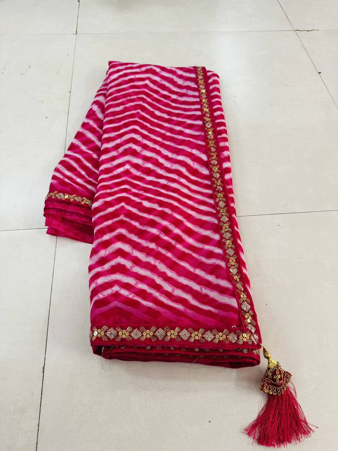 TIGERSNAKE Printed, Striped Daily Wear Georgette Saree (Pink)