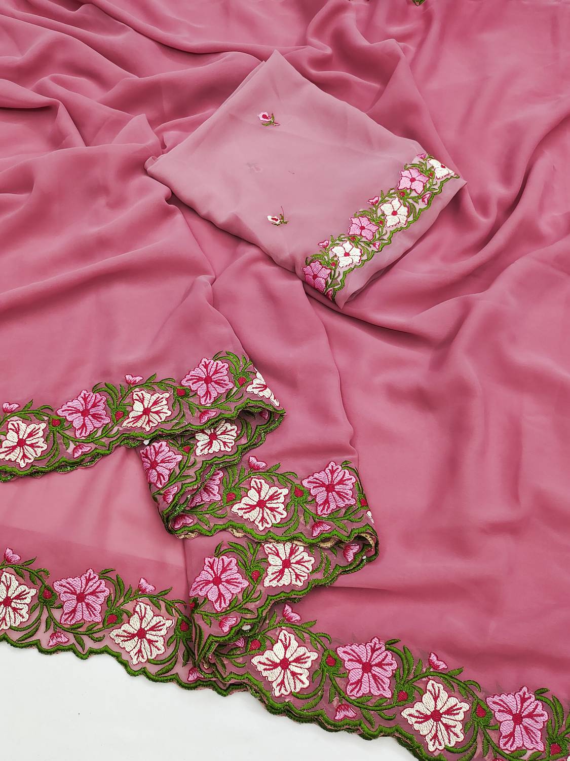 WELLBREAD Embroidered, Floral Print Daily Wear Georgette Saree