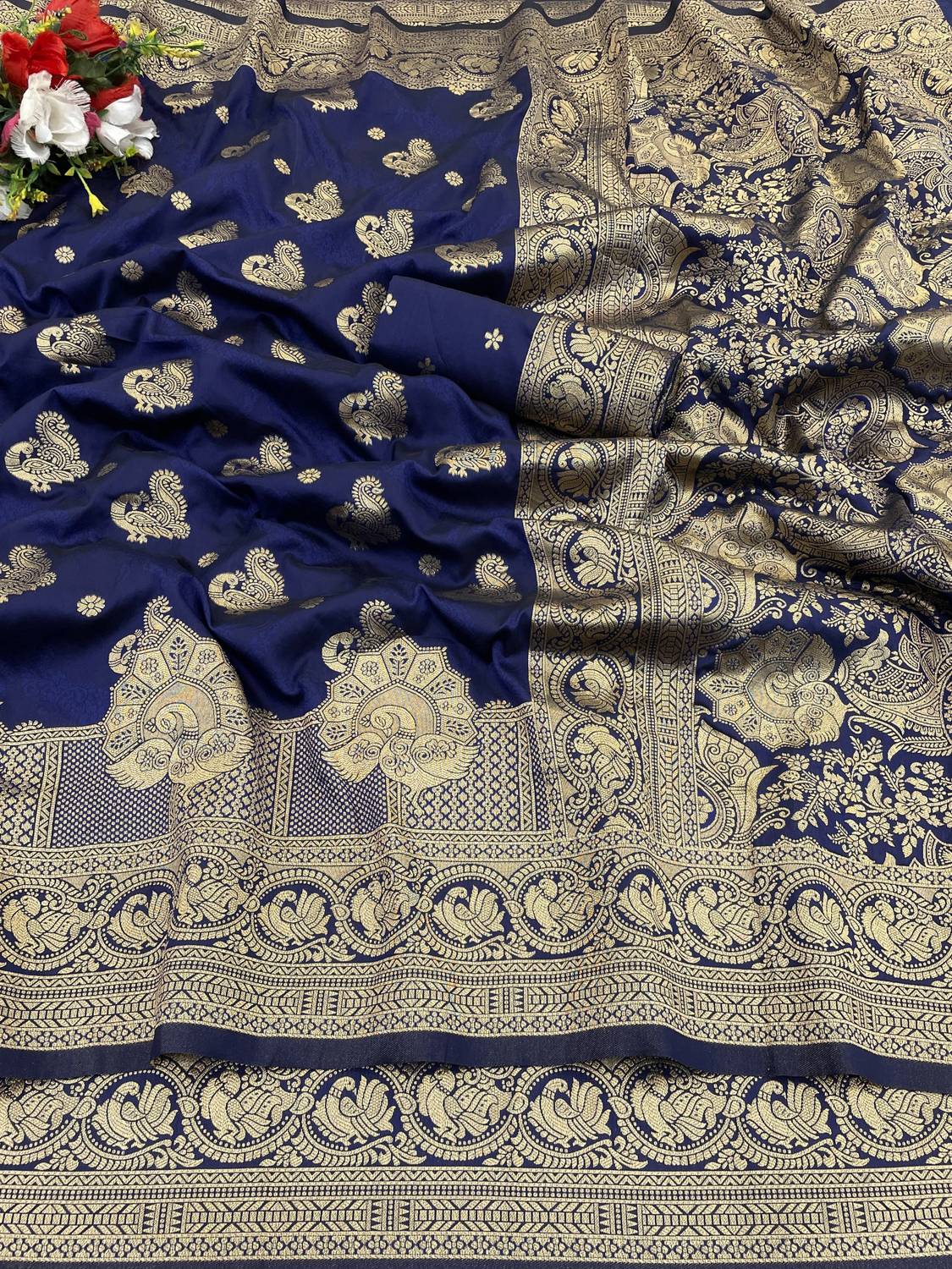 KanjiQueen Woven, Self Design Banarasi Silk Blend, Pure Silk Sare