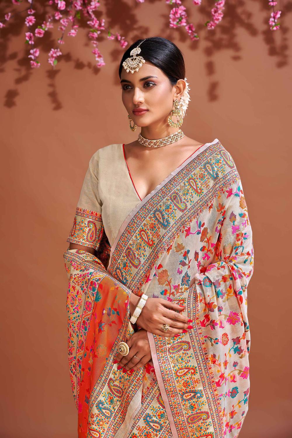 Tasrika Floral Print Kanjivaram Silk Blend Saree - Image 5