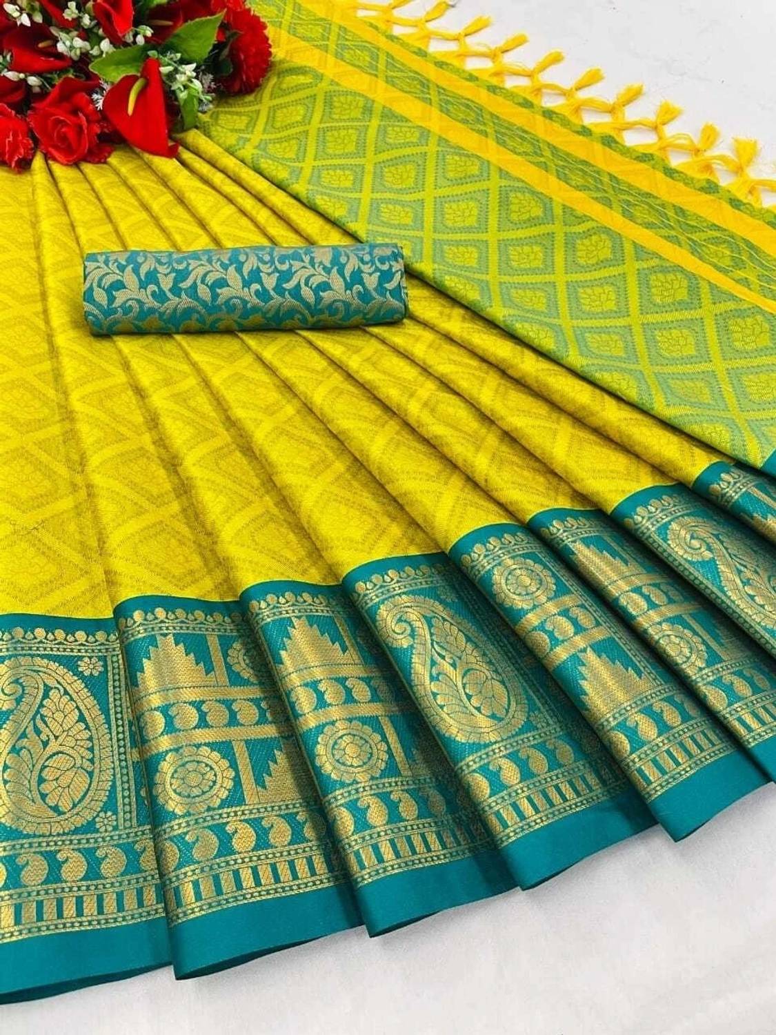 AVANTIKA FASHION Printed, Temple Border, Woven, Embellished, Soli