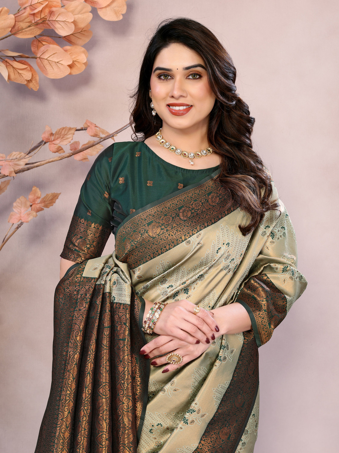 Image of fabguru Woven Kanjivaram Art Silk, Jacquard Saree
