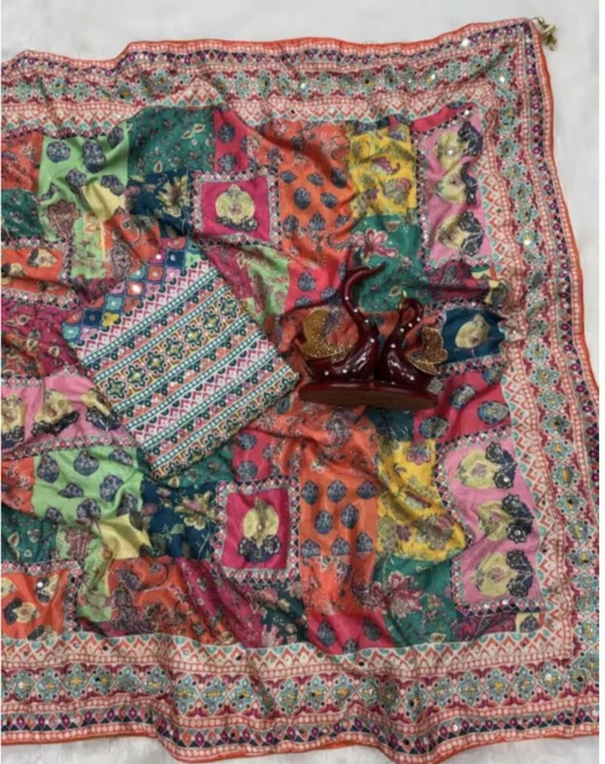 Image of DRISHTI CREATION Geometric Print Bollywood Dupion Silk, Jute Silk Saree