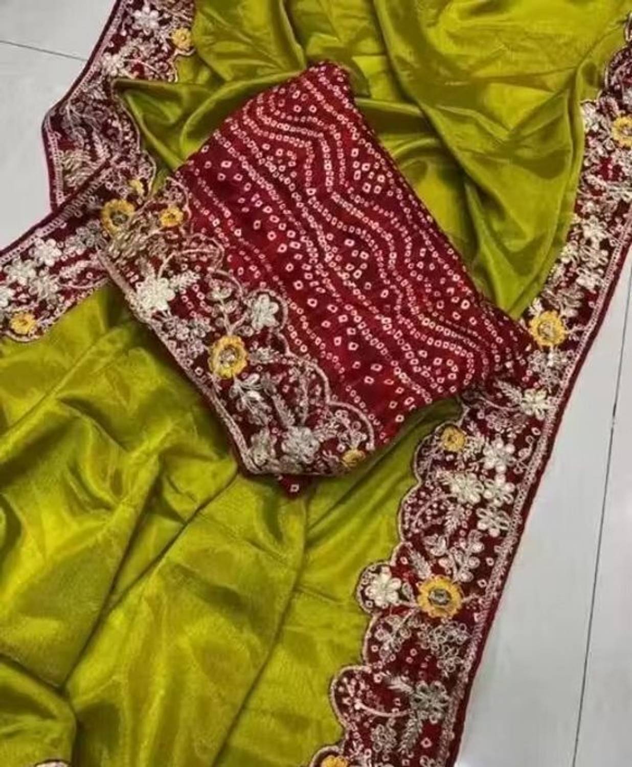 Vraggi Embellished Bollywood Silk Blend Saree, Green - Image 3