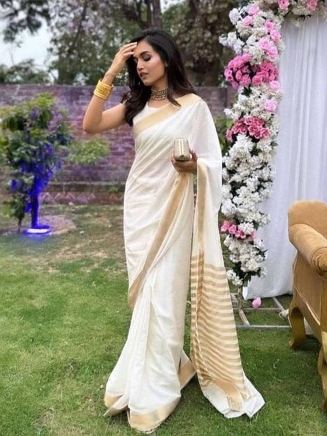 BilloRani Solid/Plain, Striped Jamdani Pure Cotton Saree