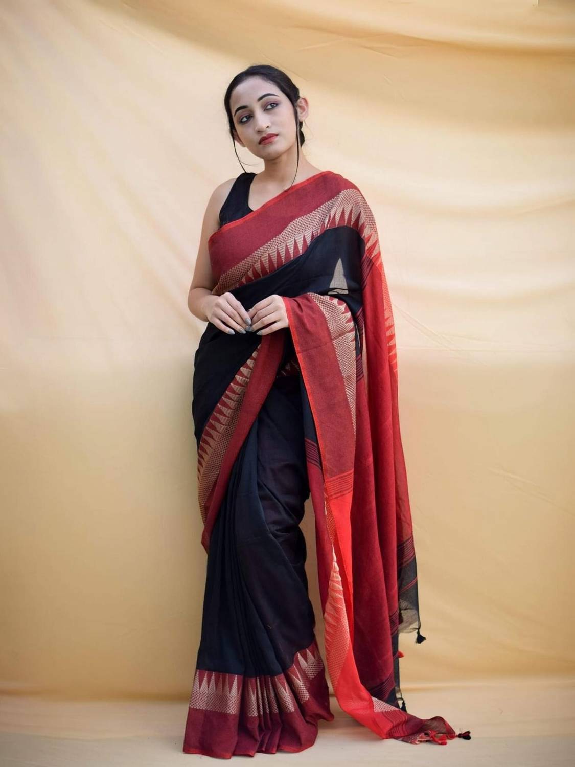 Bong ButiQ Woven, Solid/Plain, Temple Border, Color Block Narayanpet Handloom Cotton Blend Saree