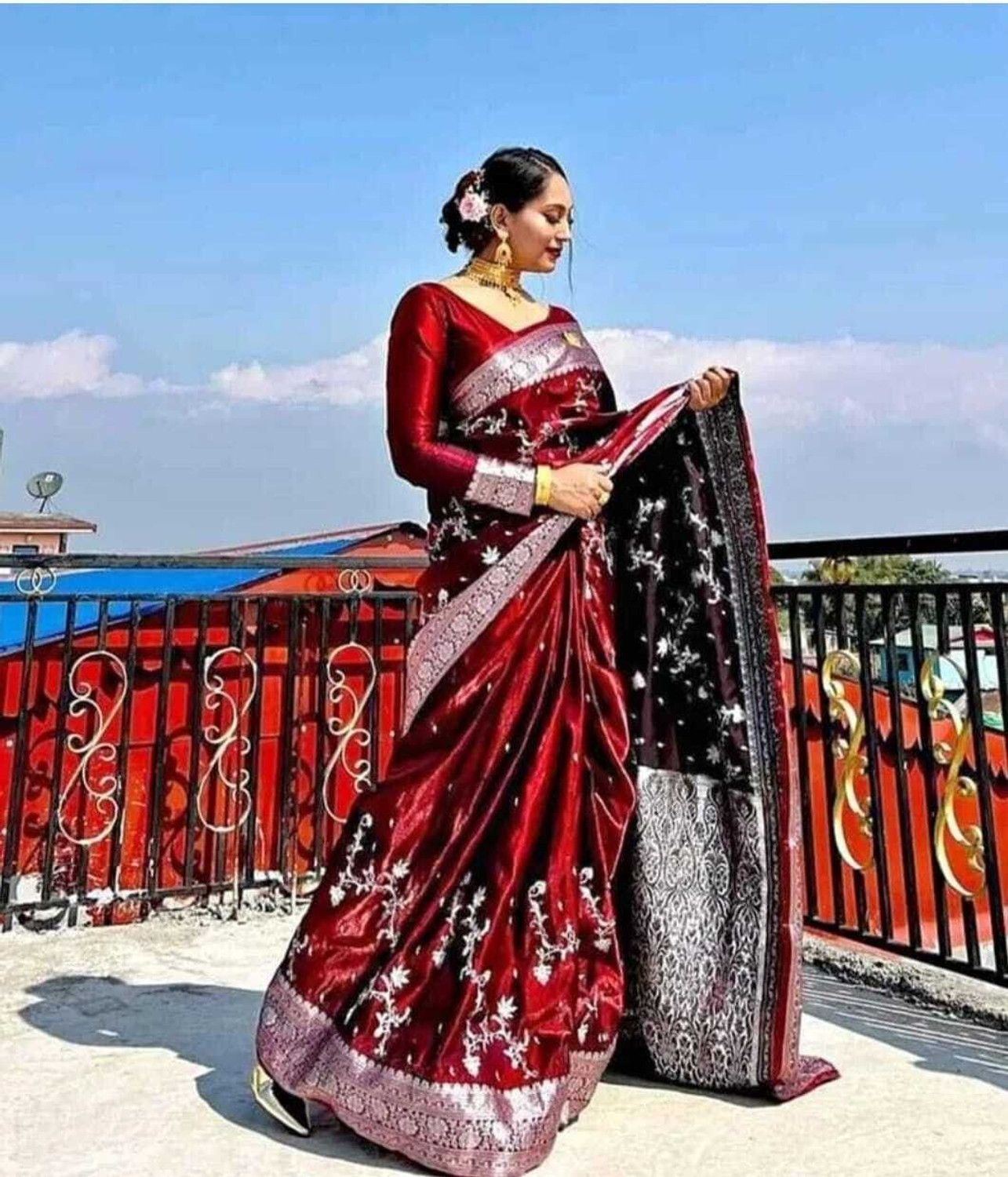 Image of HouseOfCommon Woven Banarasi Pure Silk Saree