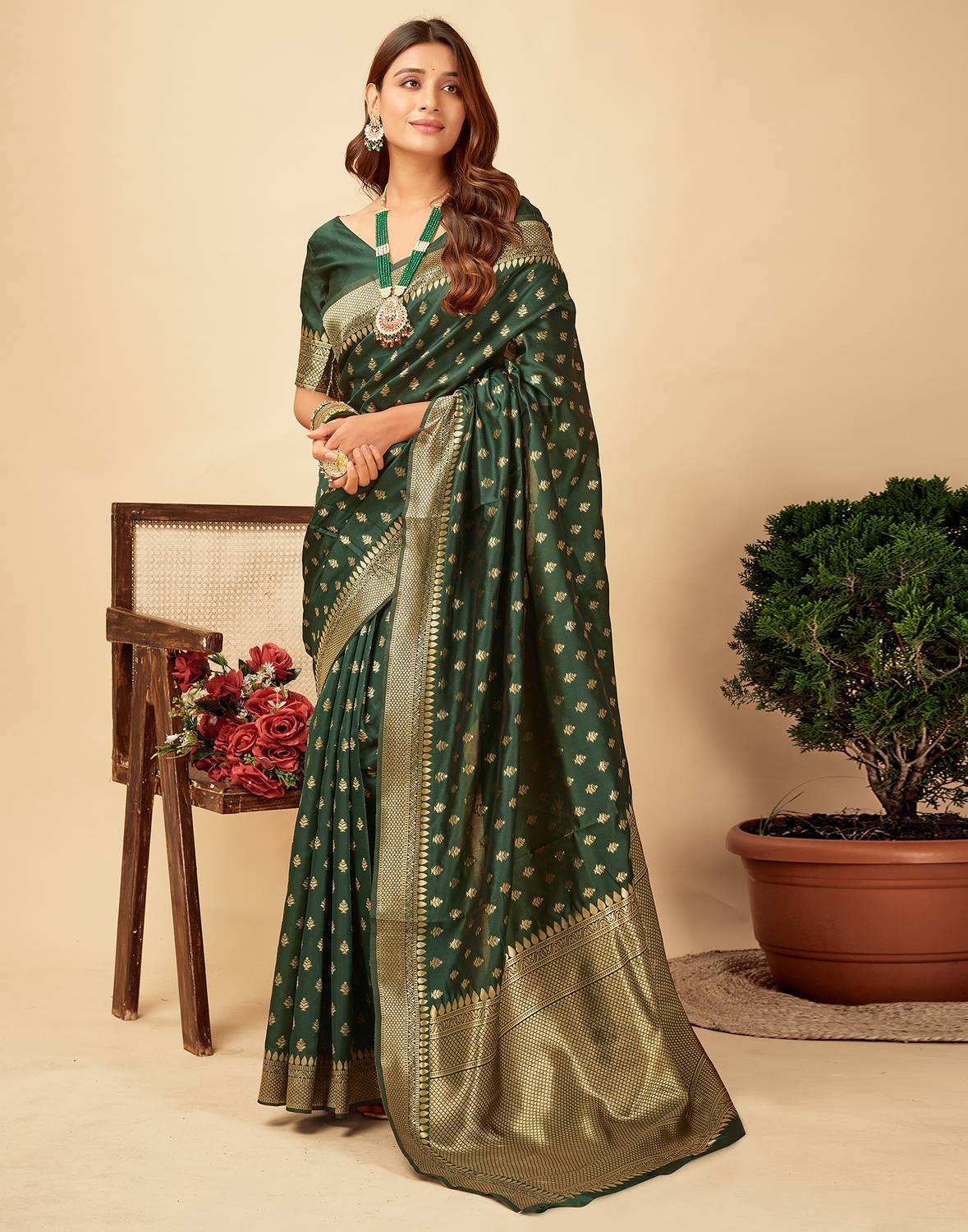 Samah Dyed, Woven, Embellished Banarasi Silk Blend Saree (Dark Gr