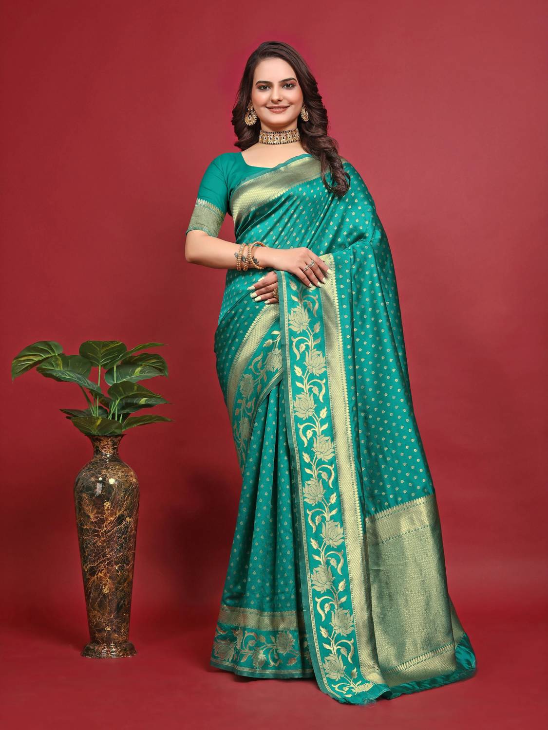 TIGERSNAKE Woven Kasavu Silk Blend Saree (Light Green)