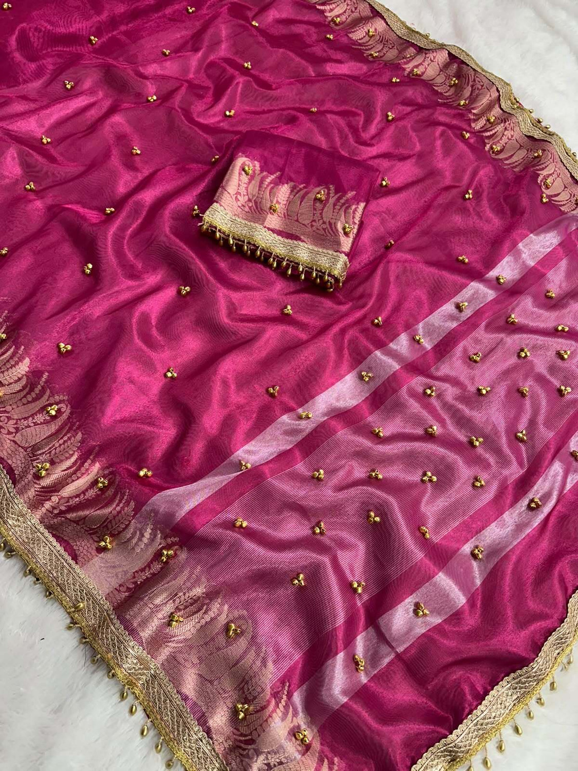 Image of IPTEXTILES Woven Banarasi Tissue Saree (Pink)
