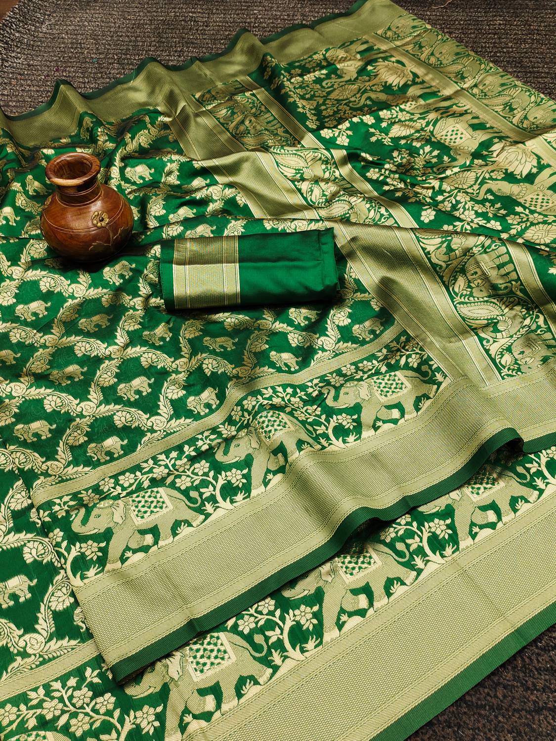 THIRA Woven Baluchari Silk Blend Saree