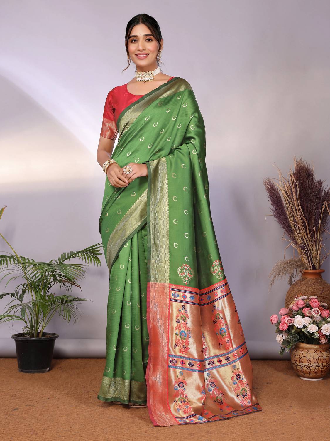 AVANTIKA FASHION Woven Kanjivaram Pure Silk, Art Silk Saree (Ligh