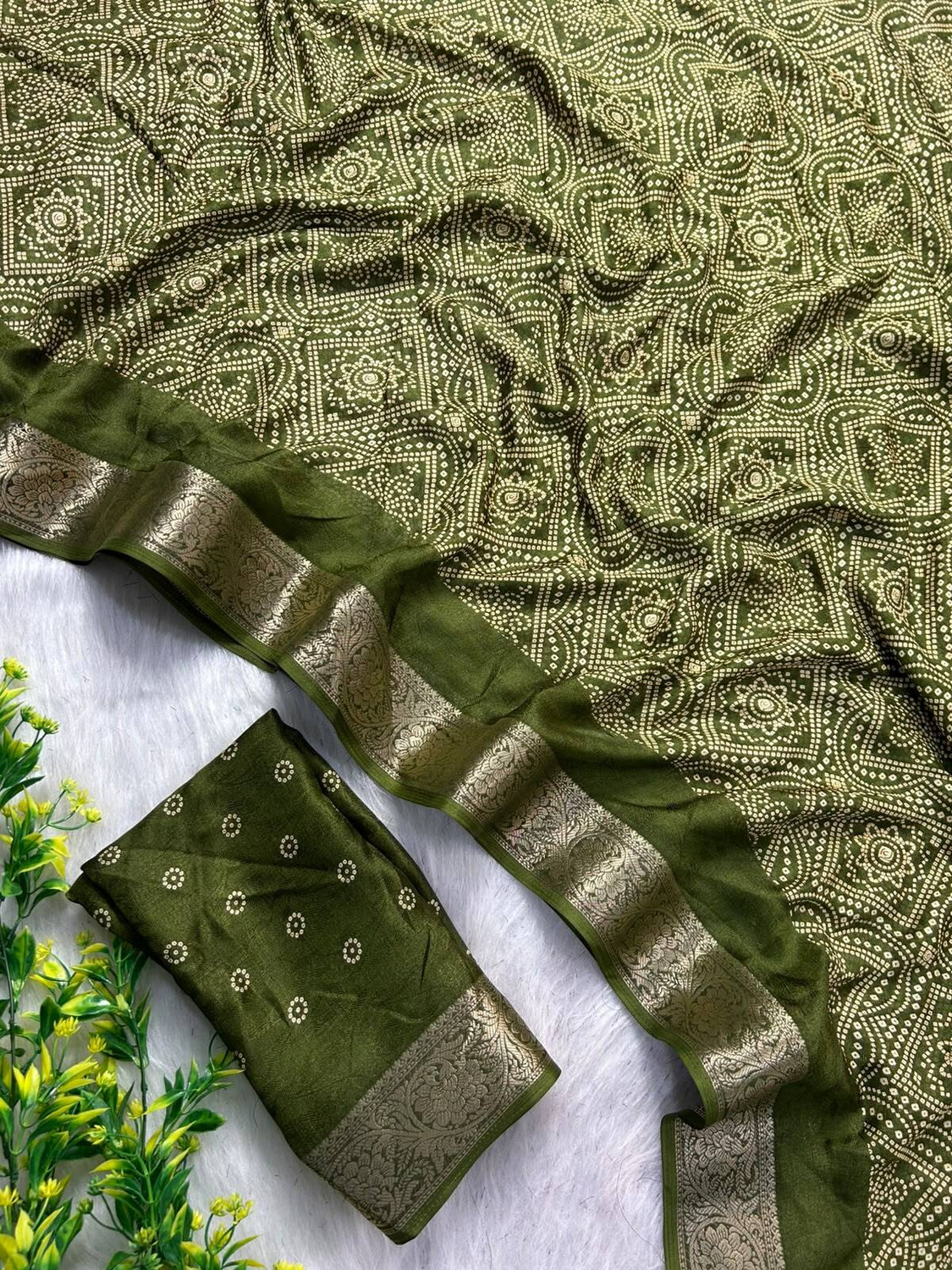 Image of MANVIKA FASHION Printed Bandhani Art Silk Saree
