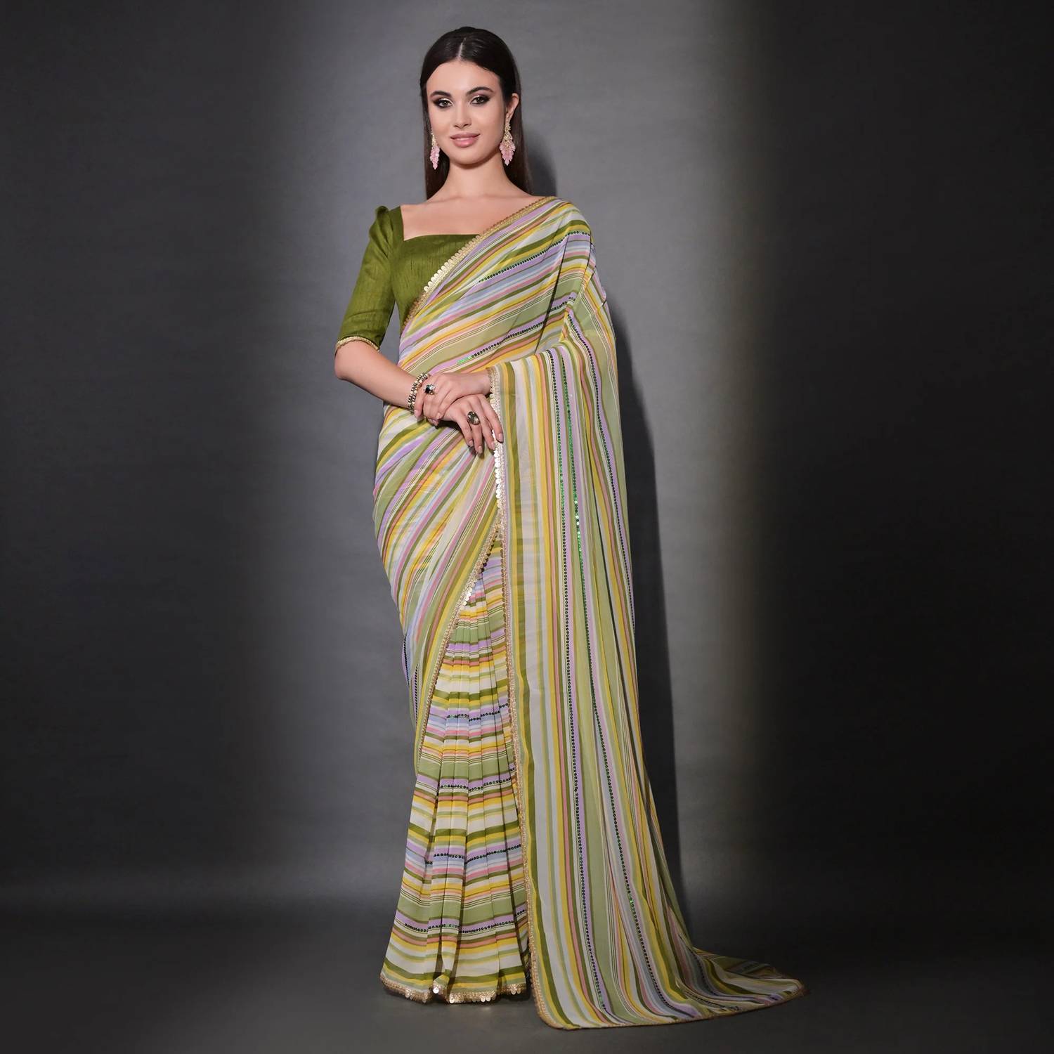 GAVUBAA Floral Print Bollywood Georgette Saree (Multicolor)