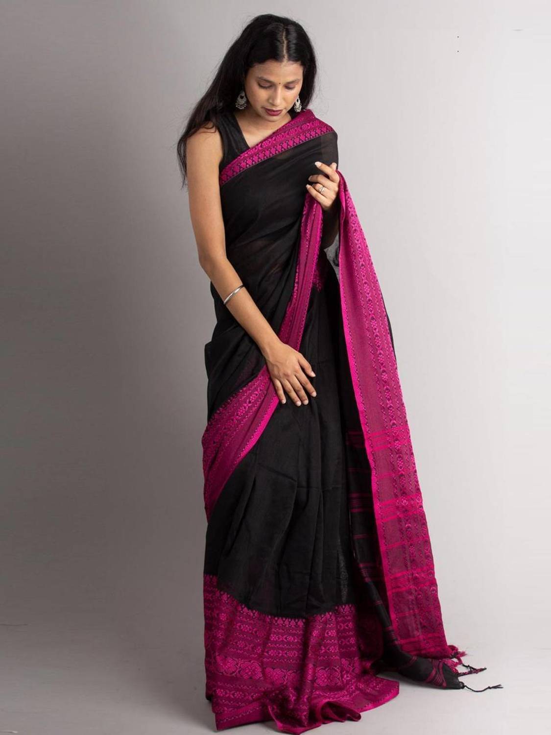 Balika bodhu Woven, Solid/Plain Handloom Pure Cotton Saree