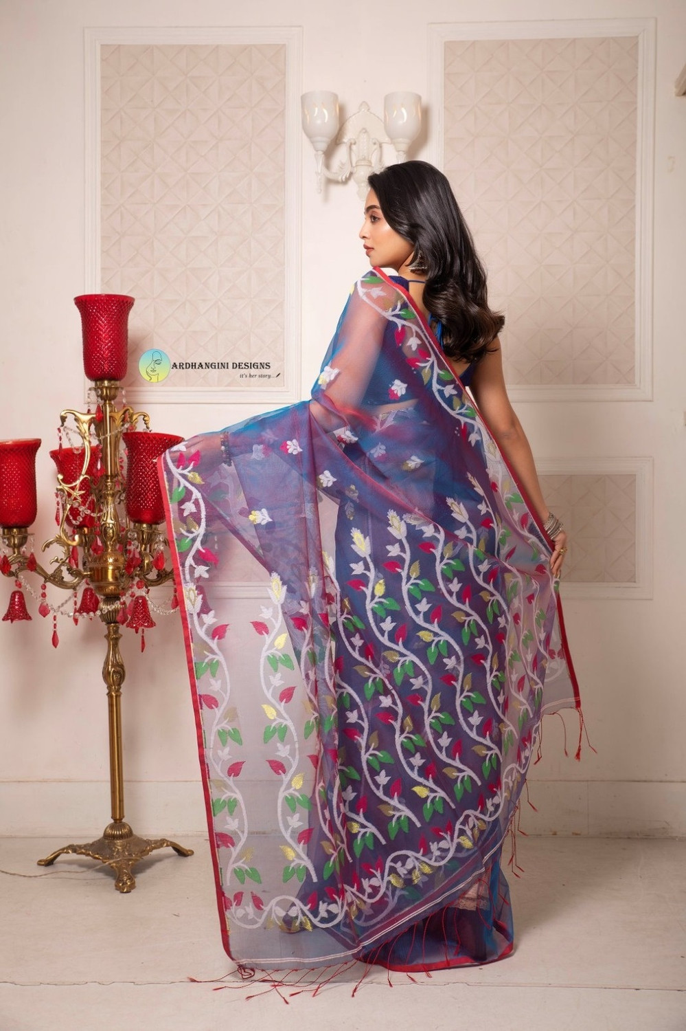 Image of ARDHANGINI DESIGNS Printed Handloom Muslin Saree (Multicolor)
