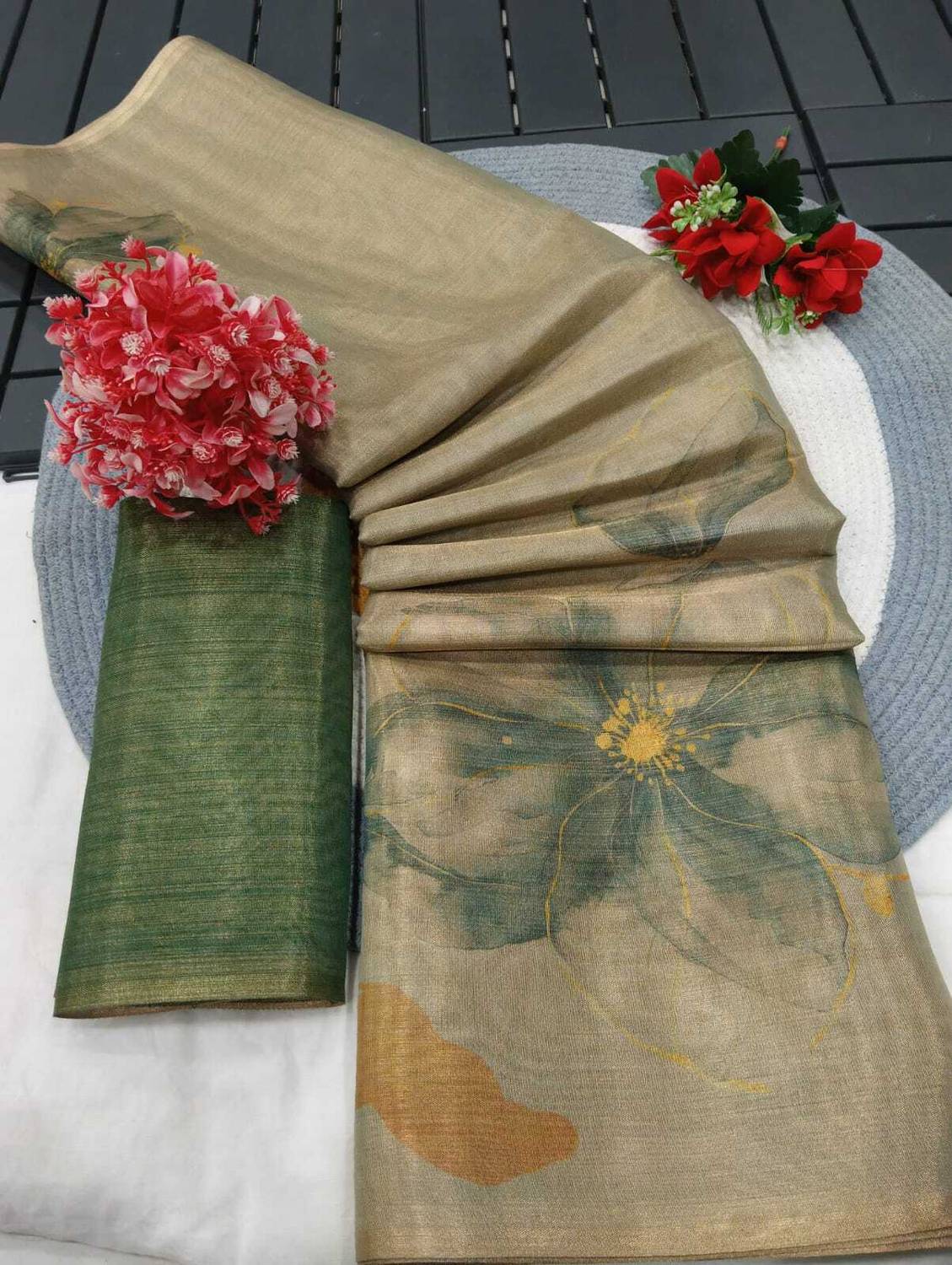 ASHTA Floral Print Daily Wear Pure Cotton, Cotton Silk Saree