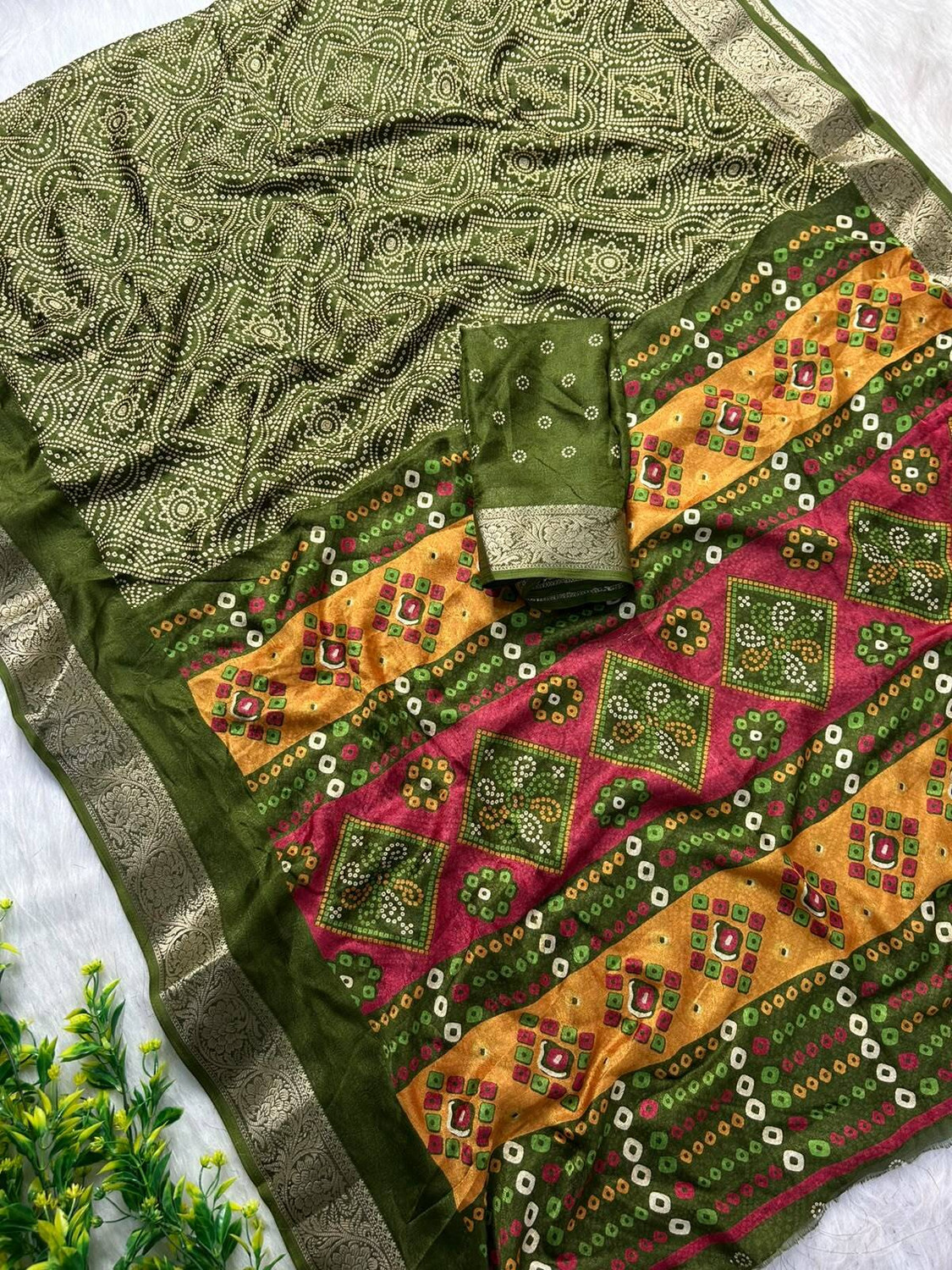 Image of MANVIKA FASHION Printed Bandhani Art Silk Saree