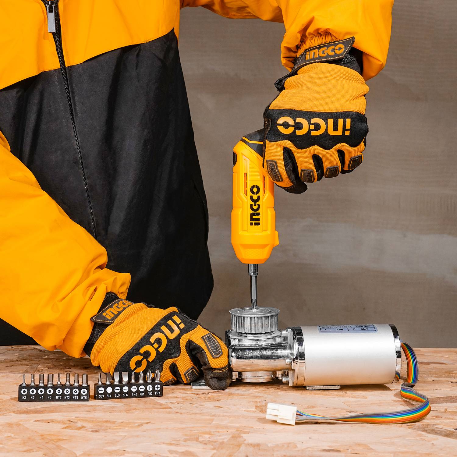 INGCO Lithium Ion Cordless Screwdriver CSDLI0442 Long Handle Set - Image 5