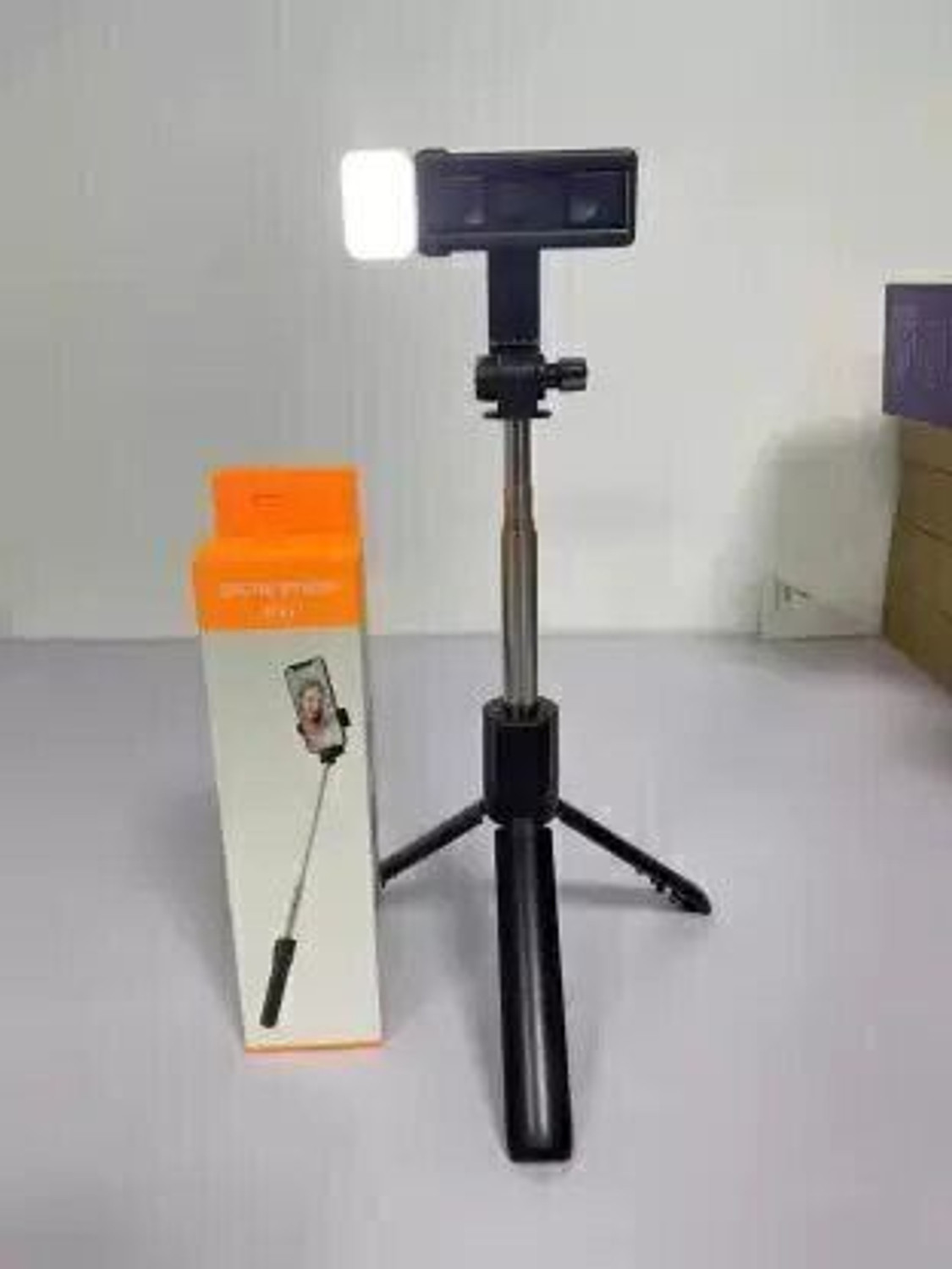 Image of somprise Bluetooth Selfie Stick