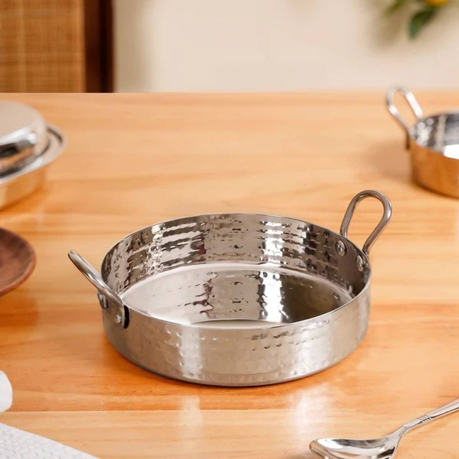Alluring Homz Stainless Steel Serving Bowl Round Hammered Stainless Steel Serving Bowl 600 ml for Kitchen & Dining Serving