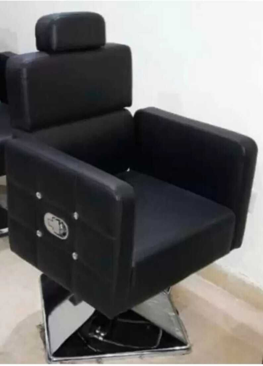 Image of MikeaInfo 4 Diamond Black Styling Chair