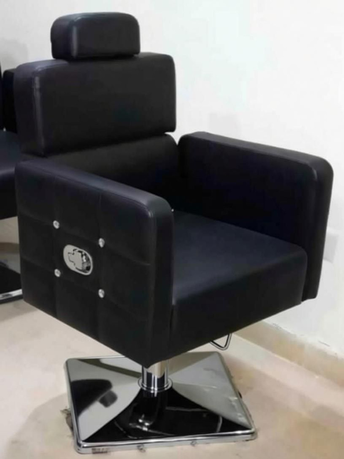 Image of MikeaInfo 4 Diamond Black Styling Chair
