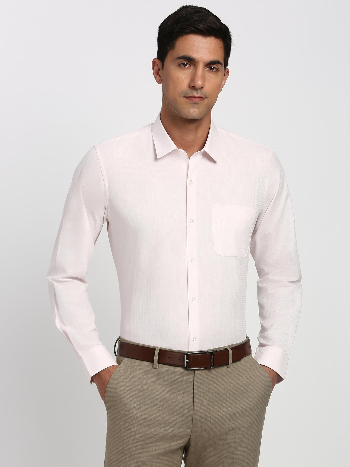 Image of PETER ENGLAND Men Slim Fit Solid Formal Shirt