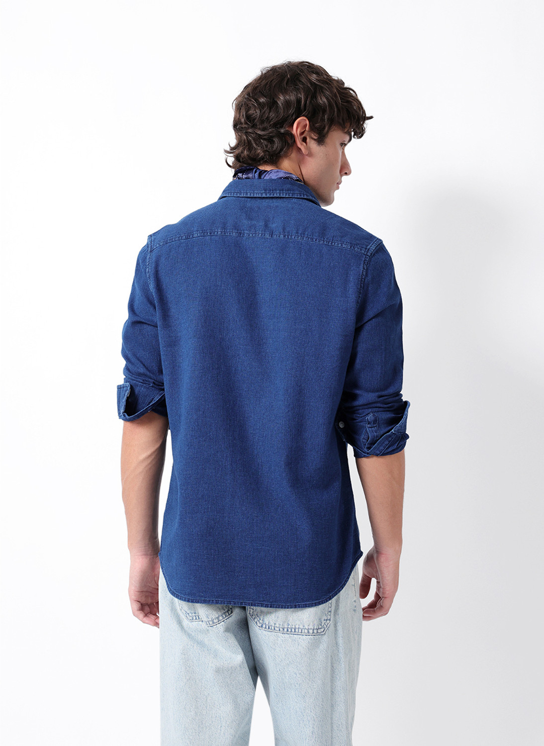 Image of THE BEAR HOUSE Men Solid Casual Blue Shirt