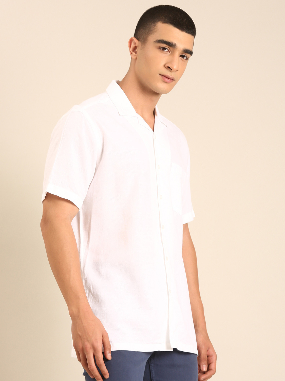 Image of CAVALLO BY LINEN CLUB Men Solid Casual White Shirt